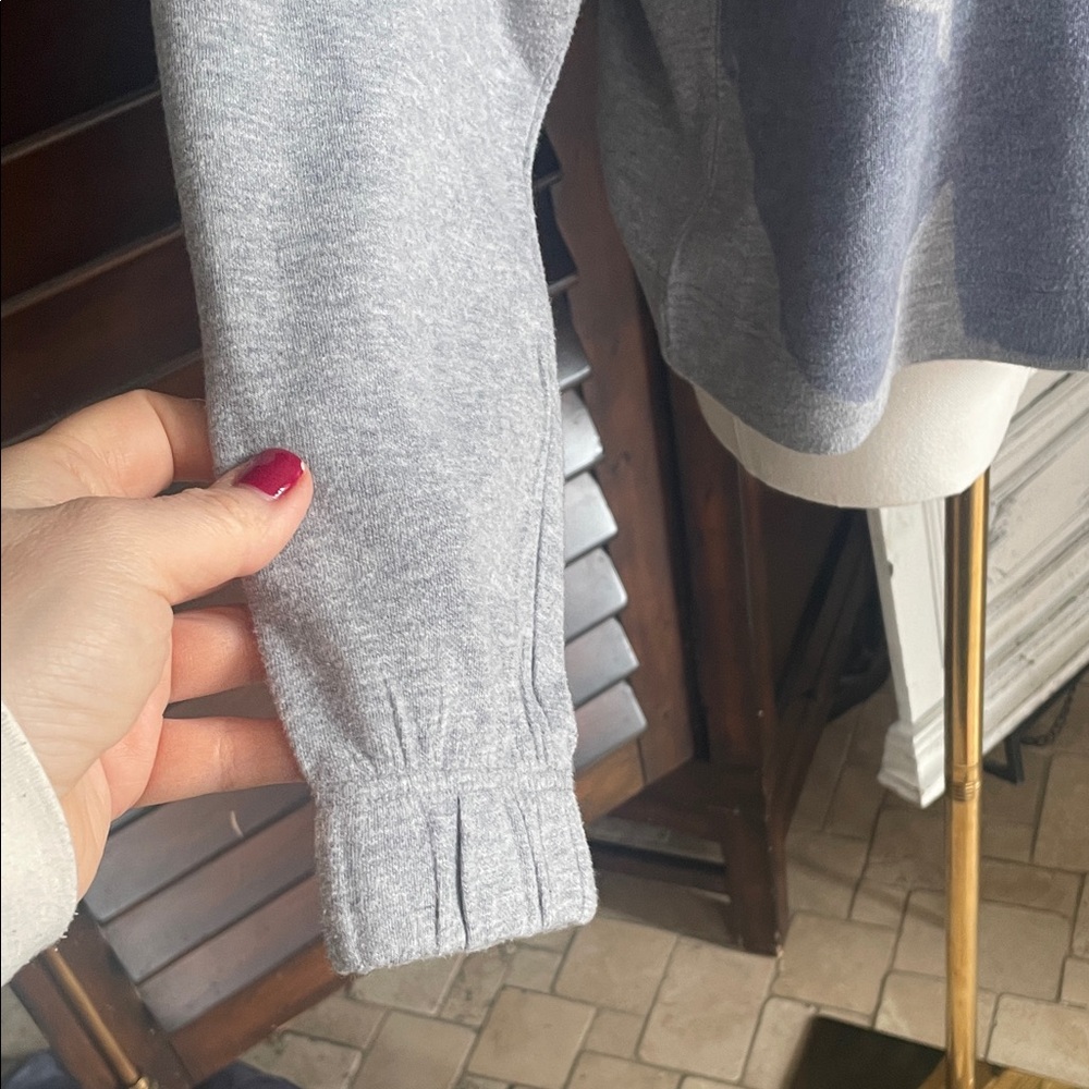 COTELAC Sweatshirt Gray Blue Women's Top Size 1 fits Small Medium - Picture 4 of 13